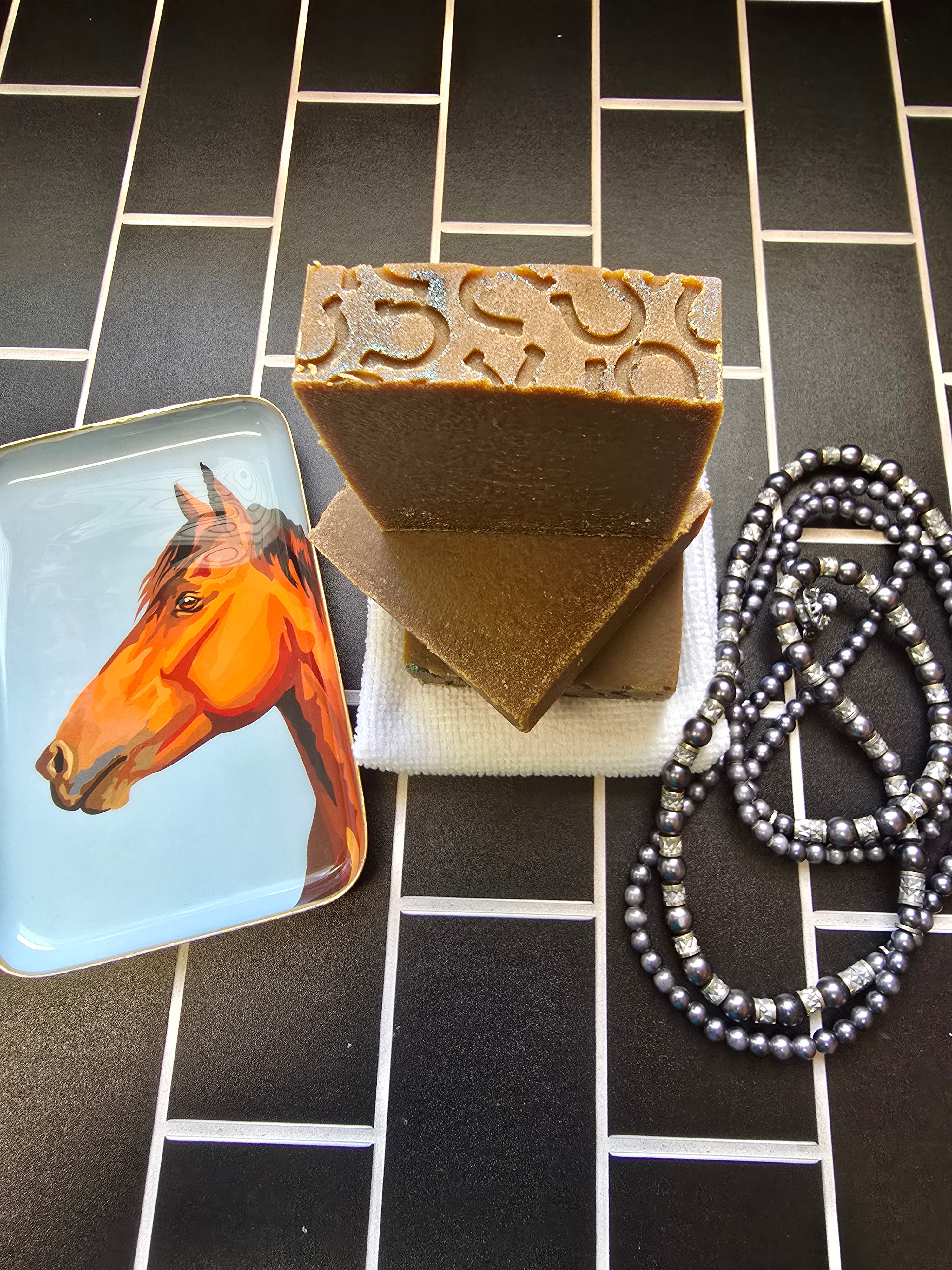 Pine Tar w Beeswax Soap